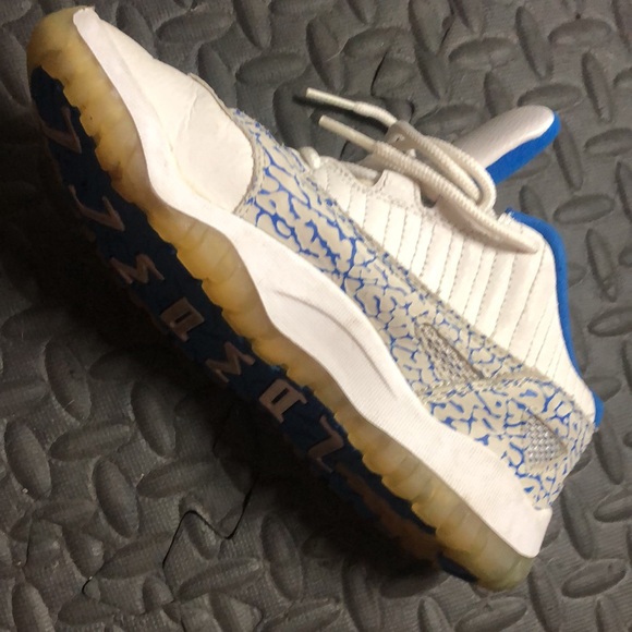 Hard to find Nike air Jordan 11 low retro OG IE guc 3 youth - Picture 3 of 11